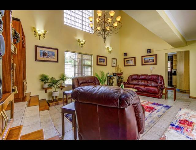 4 BEDROOM FREEHOLD FOR SALE IN RYNFIELD